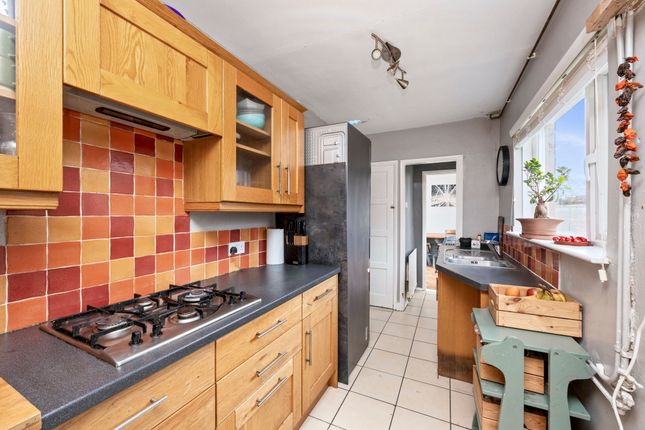 25 Furze Road, Horsham photo 4