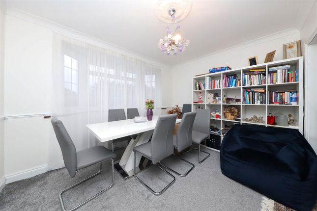 51, Honeycroft Hill, Hillingdon photo 3