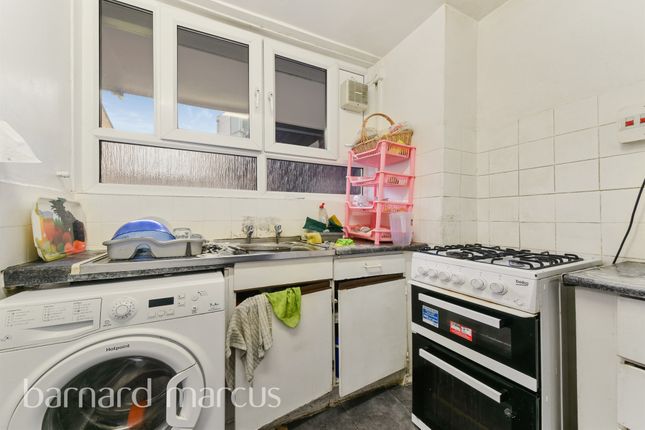 Flat for sale in Kender Street, London