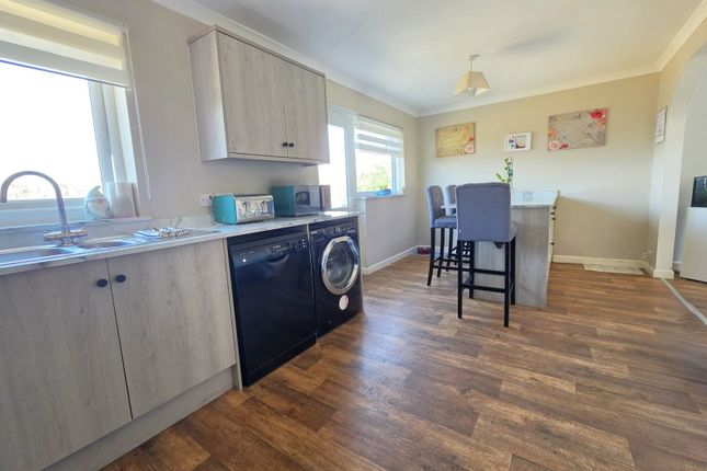 17, Broom Hill, Saltash photo 4