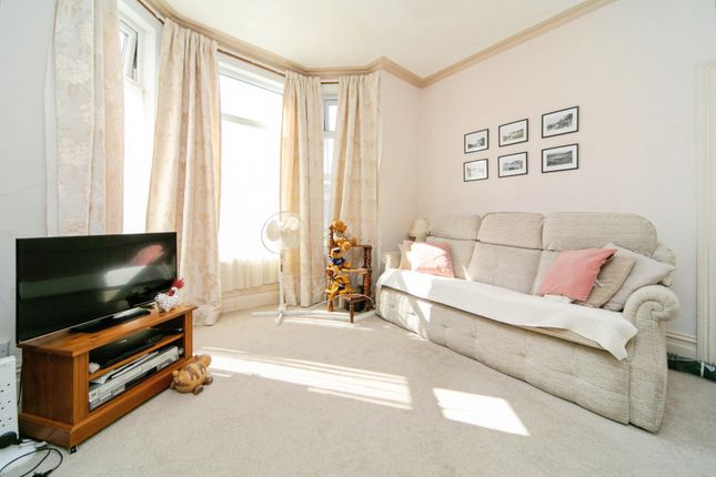 4, Mather Road, Prenton photo 4