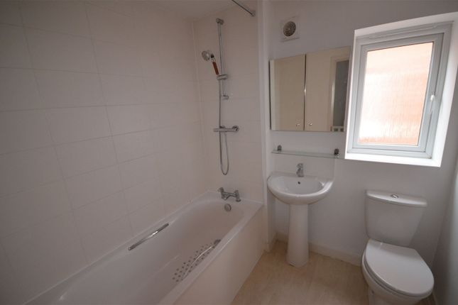 Semi-detached house to rent in Whitebank Road, Oldham