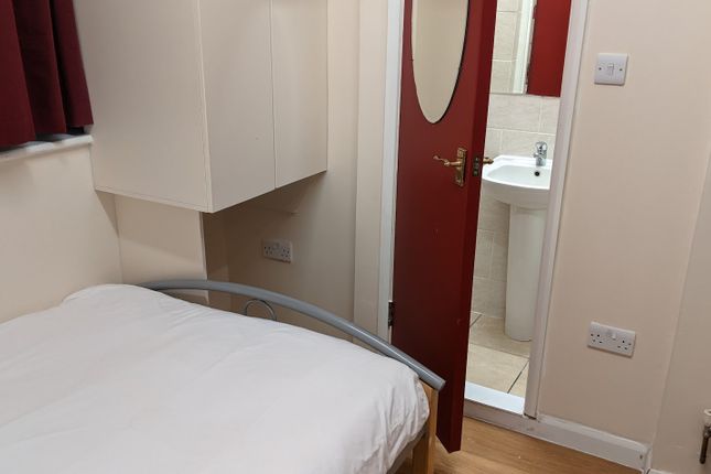 Shared accommodation to rent in Longbridge Road, Barking London