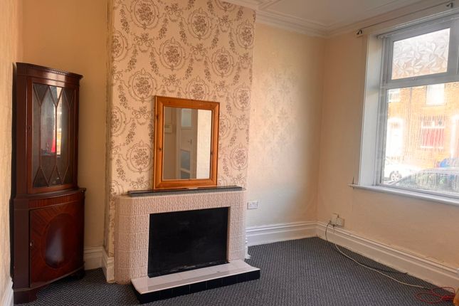 24, Hatfield Road, Bradford photo 3