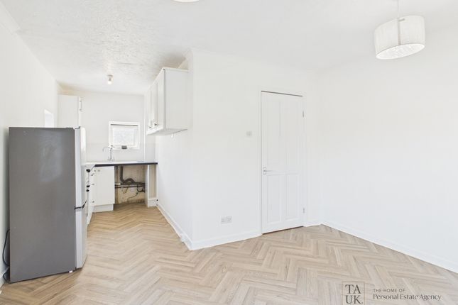 Flat 7, Norfolk Mews, Seafront, Hayling Island photo 4