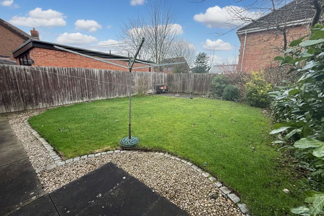 12 Lyndeth Close, Preston photo 2