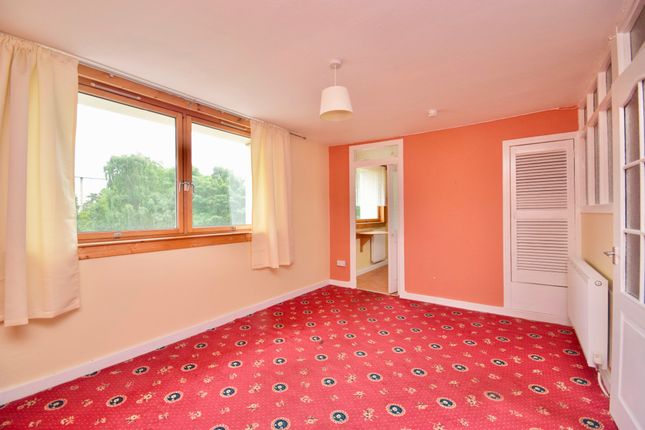 Flat 3/6 Eastburn Tower, Falkirk photo 4