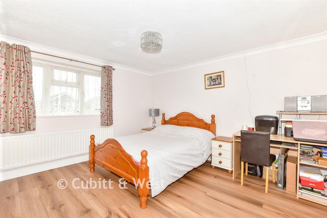 12, Marlborough Close, Chichester photo 2