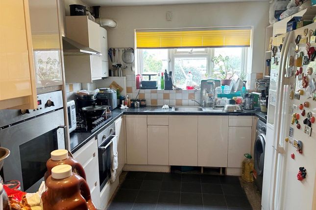 64, Wyld Way, Middlesex photo 2