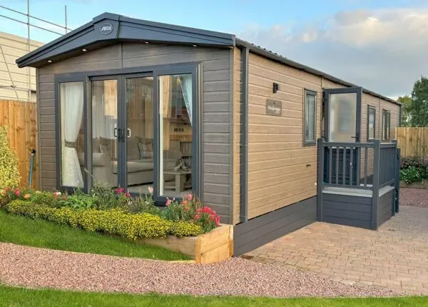2-bed caravan on Salters Lane, Lower Moor, Near Pershore, £98,000