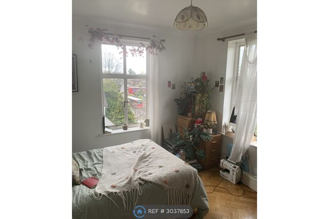 Flat, Ealing, London photo 5