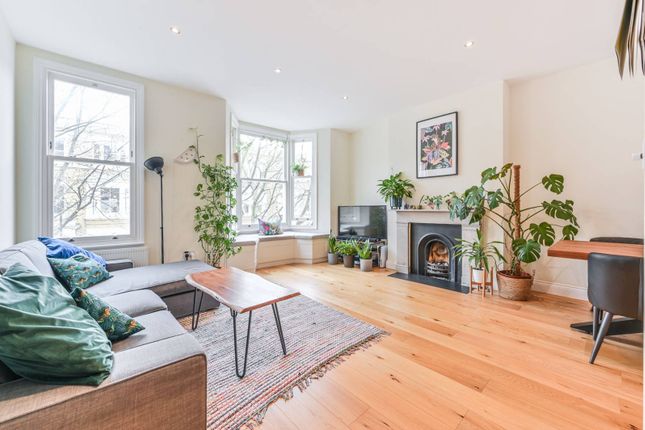 Flat for sale in Offley Road, Oval, London