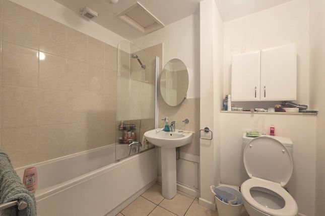217 Gloucester Terrace, London photo 5