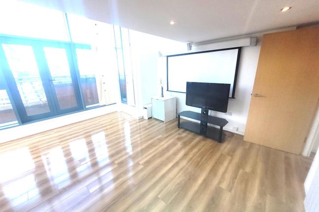 Flat to rent in 44 Pall Mall, City Centre