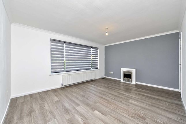 23, Churchill Way, Burton Latimer photo 4