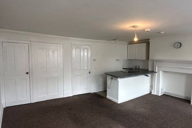 Flat 2B, 146 High Street, Rochester, Rochester photo 4
