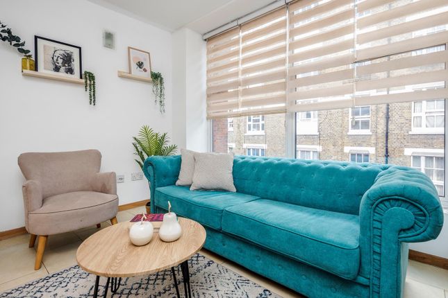 Flat 8, Laystall Street, London photo 2