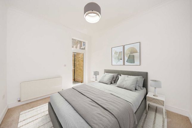 19A, Rudloe Road, London photo 4