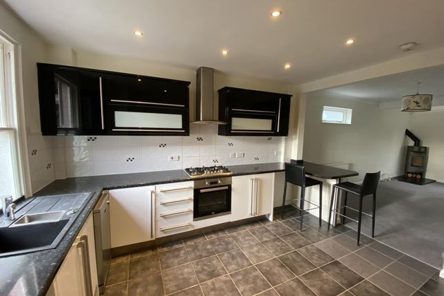 3 Bed Semi Detached House For In Wilson Avenue Henley On 3 Bed Semi Detached House For In