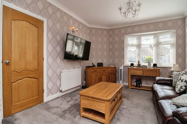 93, Walsingham Road, Southend-on-sea photo 4