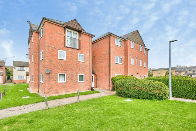 1-bed flat on 9, Hadleigh Court, Carnation Drive, Saffron Walden, £135,000