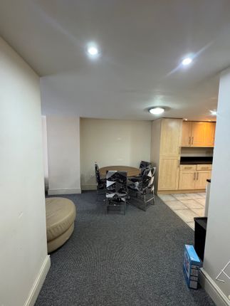 Flat 3, 45 , Whalley Road, Manchester photo 4