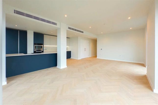 Flat to rent in Violet Road, Bow