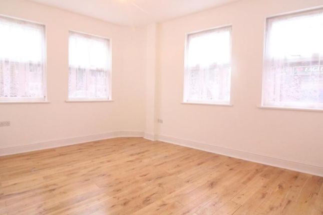 Flat to rent in Cranbrook Road, Ilford