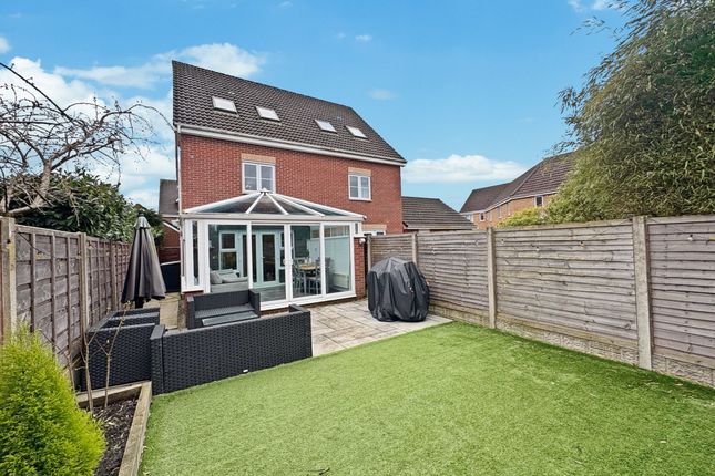 15 Greystone Close, Bolton photo 4