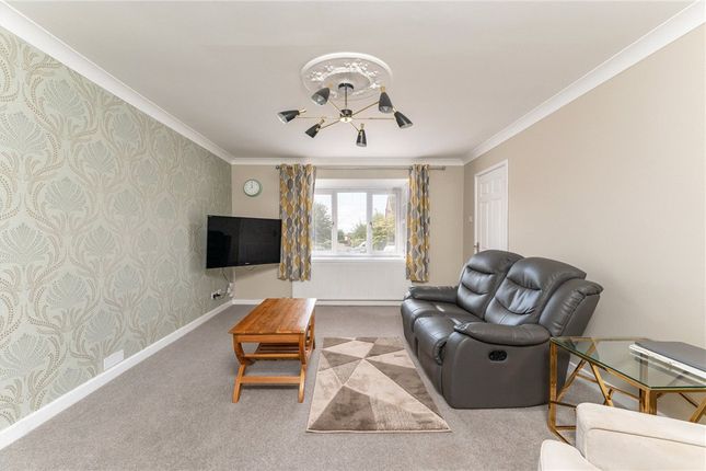 40, Paddock Drive, Bradford photo 4