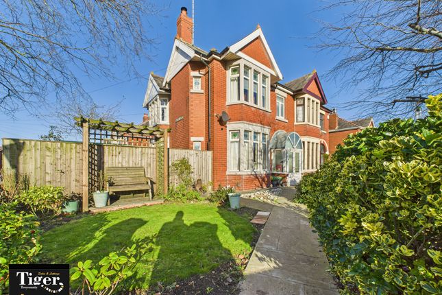 Cam02176G0-Pr0757-Still020