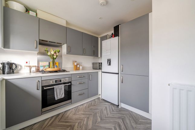 8a, Sunningdale Close, Southampton photo 4