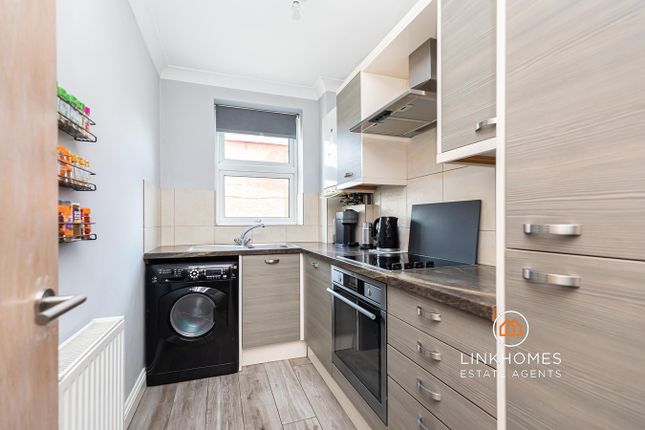 Flat for sale in Malvern Road, Bournemouth