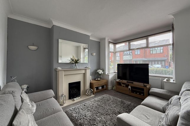 20, Gambrel Grove, Ashton-Under-Lyne photo 2