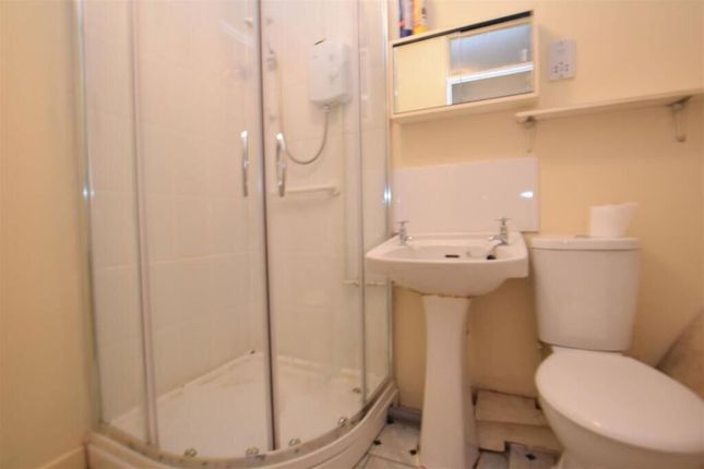 34 Summerfield Drive, Manchester photo 5