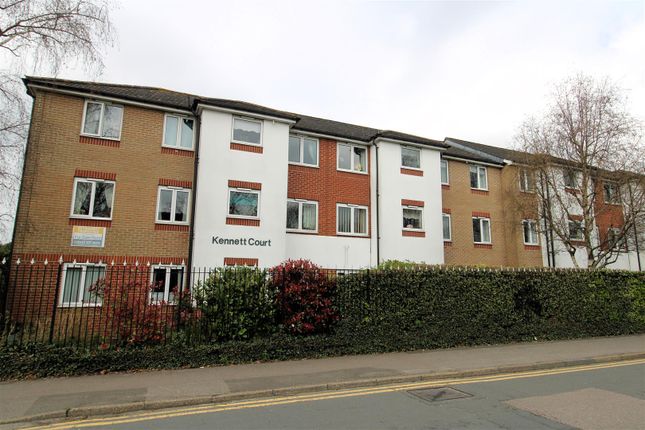 Flat for sale in Oakleigh Close, Swanley