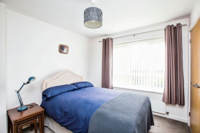 Flat for sale in Claremount Road, Halifax, West Yorkshire