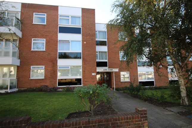 Flat to rent in Hale Lane, Edgware, Greater London