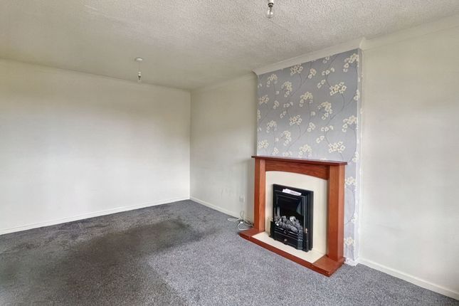 Flat for sale in Tay Court, Eccleshill, Bradford