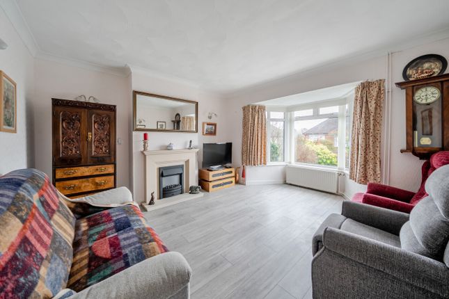 1, Headington Close, Maidenhead photo 2