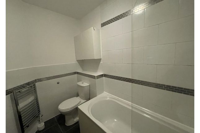 Flat for sale in Tower Park Mews, Hull