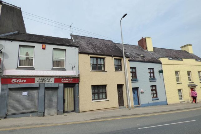1 bed flat to rent in Priory Street, Carmarthen, Carmarthenshire SA31