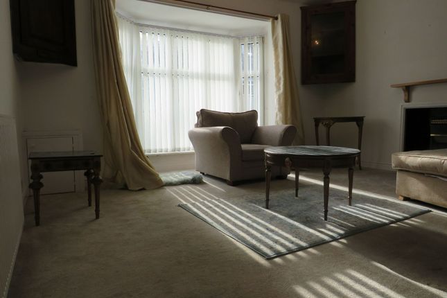 Top Flat, 59, Llangefni photo 2