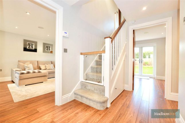 4, Abbotts Way, Oak Hill Road, Romford photo 3