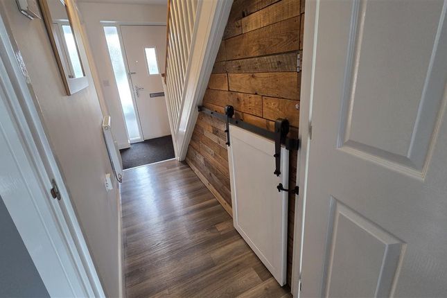 2, Grove Avenue, Winsford photo 3