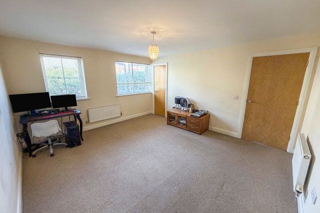 17, Woodleigh Close, Leicestershire photo 2