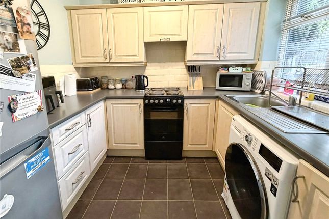 31, Barclay Court, Ilkeston photo 4