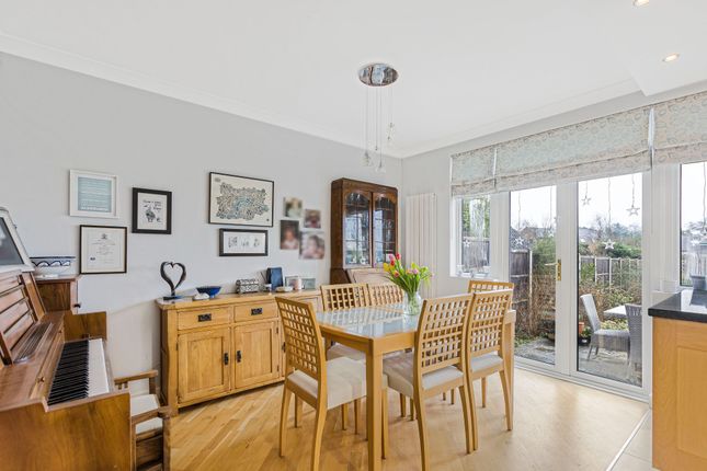 80A Mount Grace Road, Potters Bar photo 4
