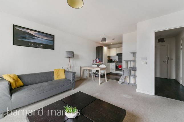Flat for sale in Connersville Way, Croydon