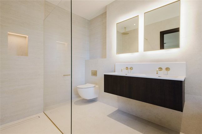 Main En Suite